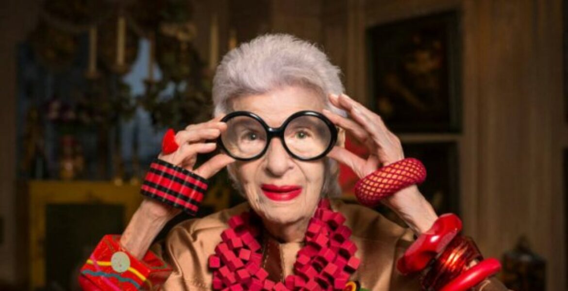 93-летняя танцующая бабушка-модница стала звездой Сети