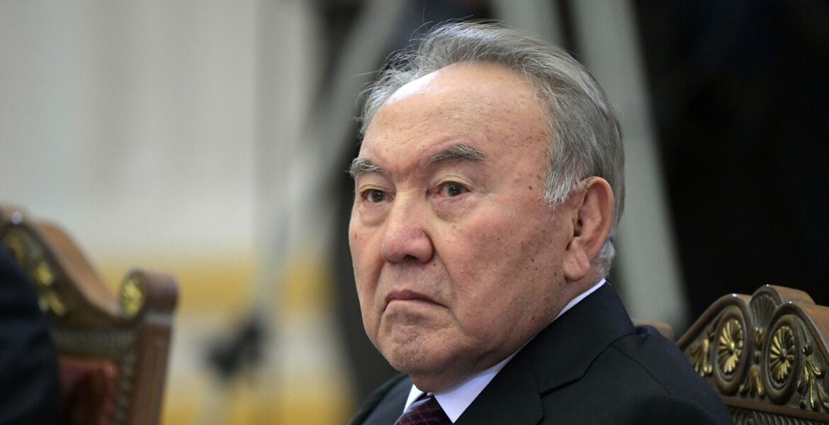 Назарбаев созвал заседание политсовета Nur Otan