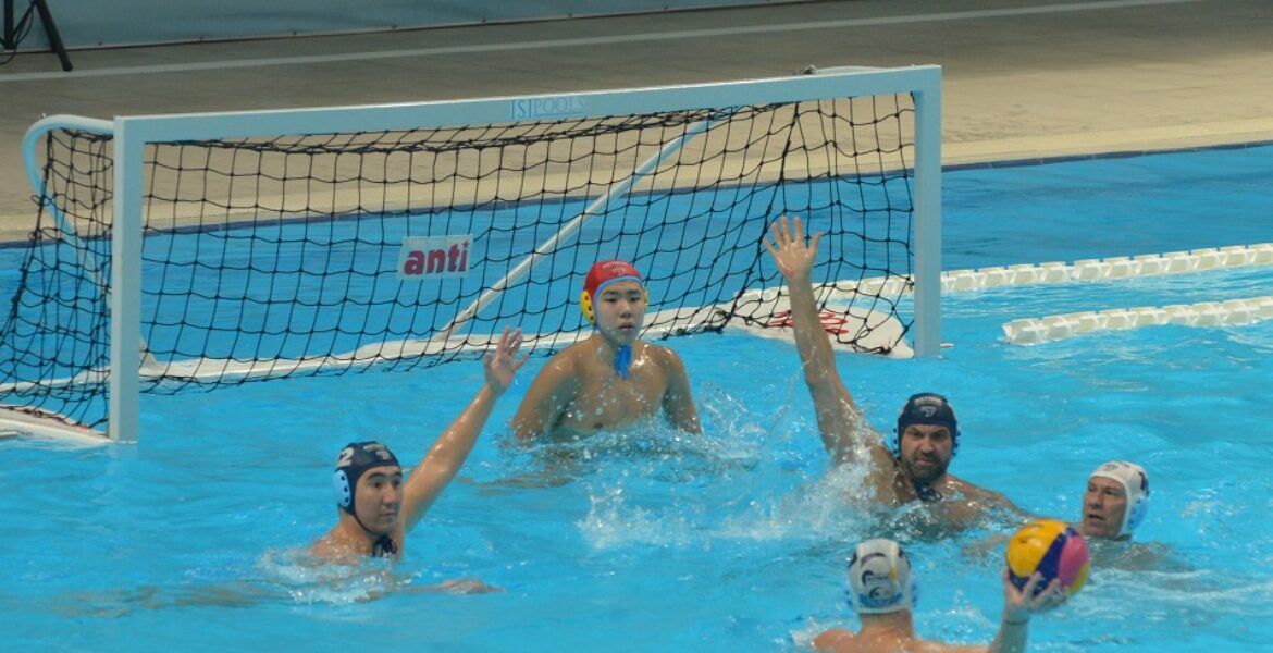 Легенды советского водного поло участвовали в международном турнире в Нур-Султане