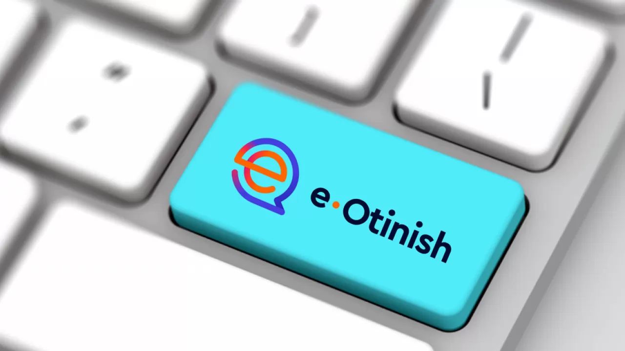 Е-otinish платформасы арқылы мемлекеттік органдарға ресми өтініш бере алу мүмкіндігі бар